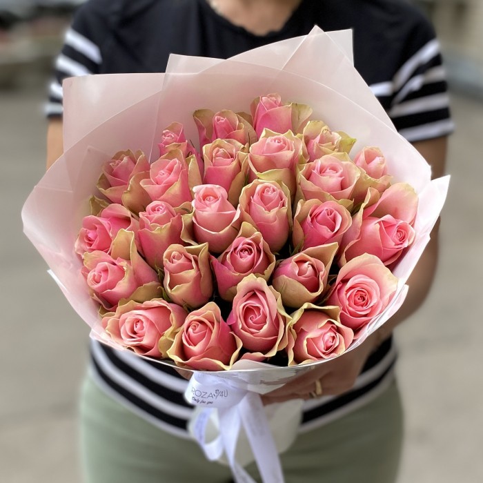 25 светло-розовых роз Бел-роз