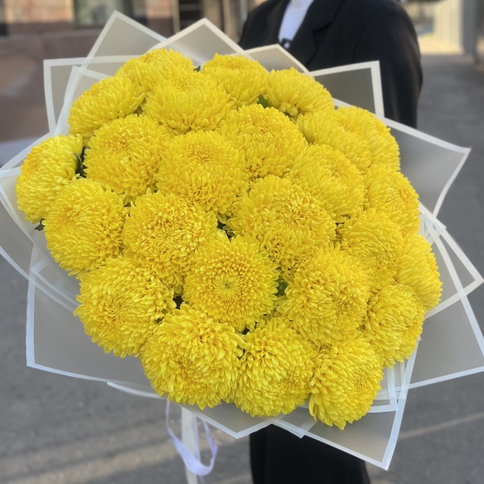 25 желтых хризантем