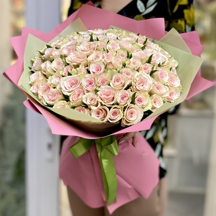 101 нежная роза Пинк Атена