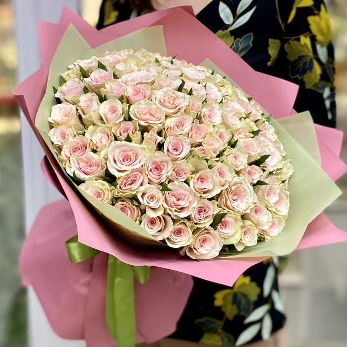 101 нежная роза Пинк Атена