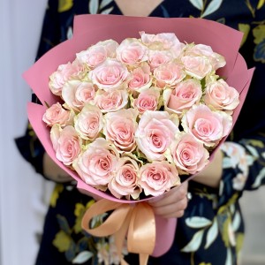 25 нежных роз Пинк Атена