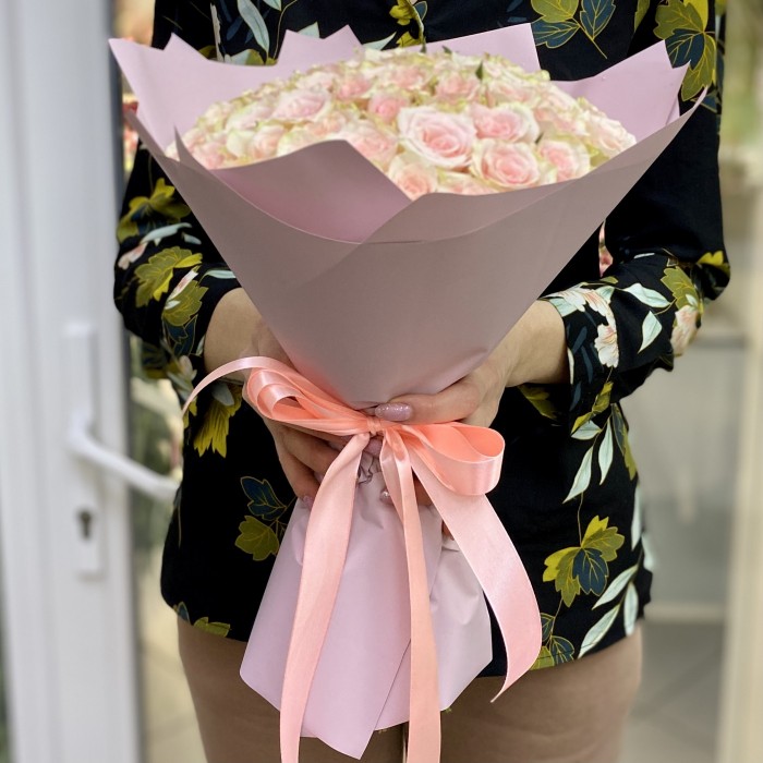 51 нежная роза Пинк Атена