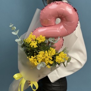 Букет мимозы на 8 марта с шаром