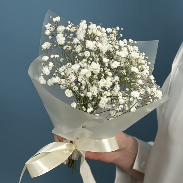 Корпоративный мини букет из белой гипсофилы