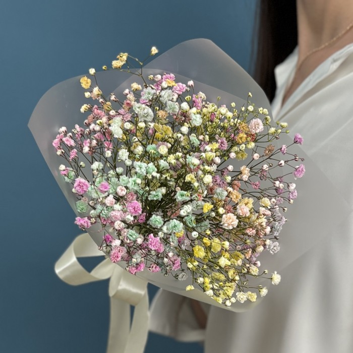 Корпоративный мини букет из радужной гипсофилы