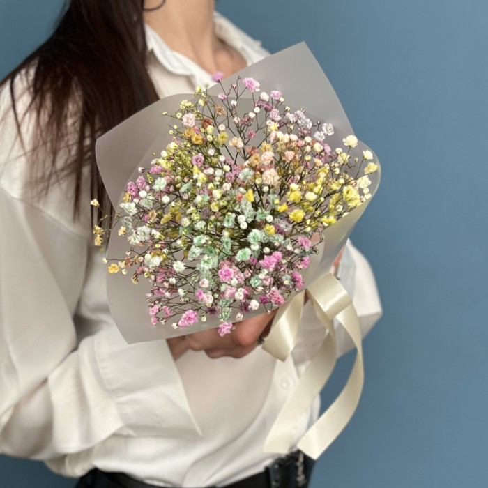 Корпоративный мини букет из радужной гипсофилы