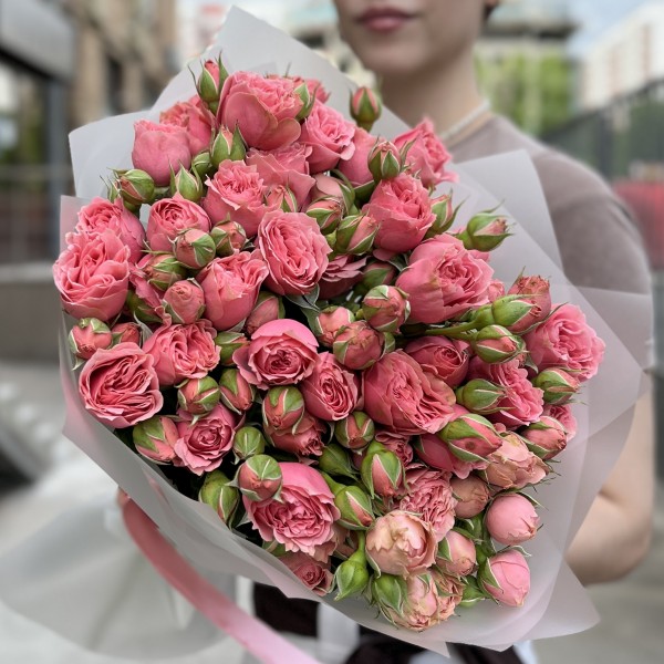 11 кустовых пионовидных роз Спешел Дайменшн 50см