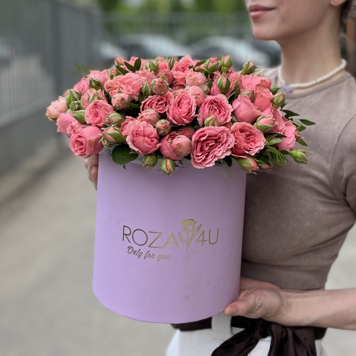 11 кустовых пионовидных роз Спешел Дайменшн в коробке