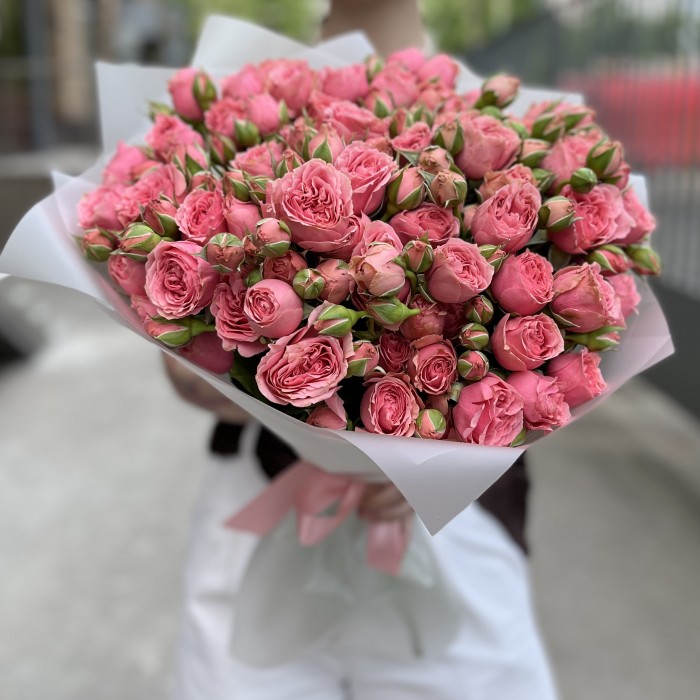 15 кустовых пионовидных роз Спешел Дайменшн 50см