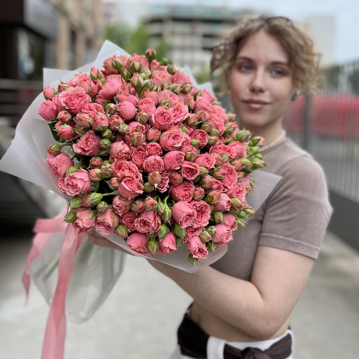 25 кустовых пионовидных роз Спешел Дайменшн 50см