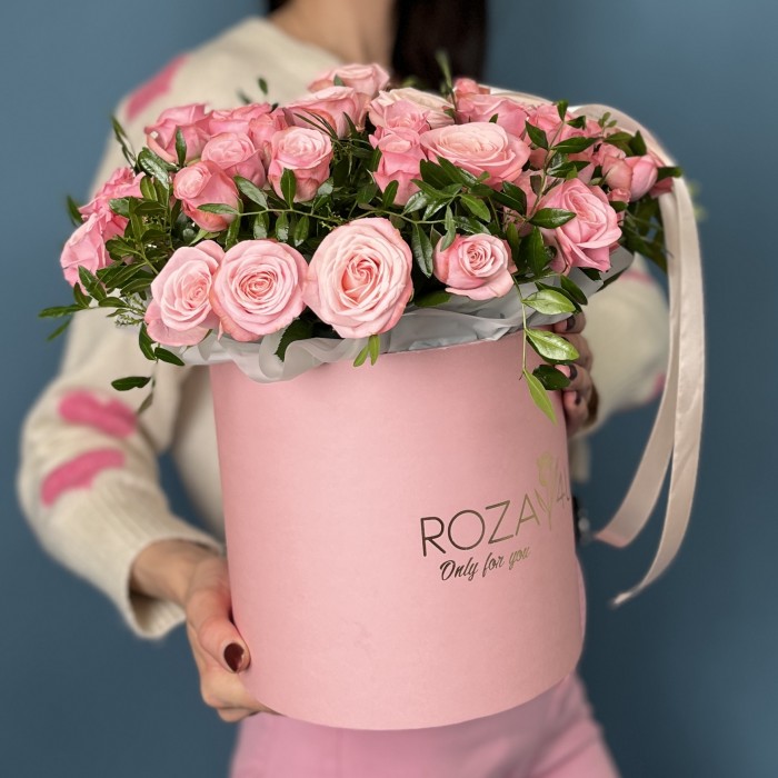 15 кустовых роз Бердс Нест в коробке