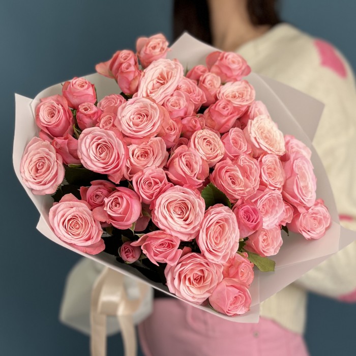 15 розовых кустовых роз Бердс Нест 50 см