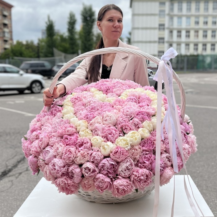 201 пион Сердце в корзине