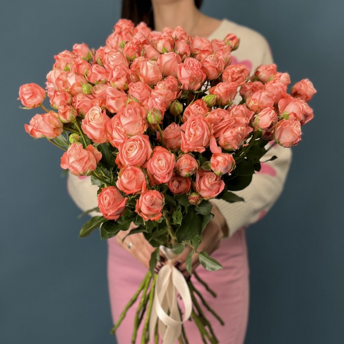 25 кустовых пионовидных роз Амэйзинг Мэджик 60 см