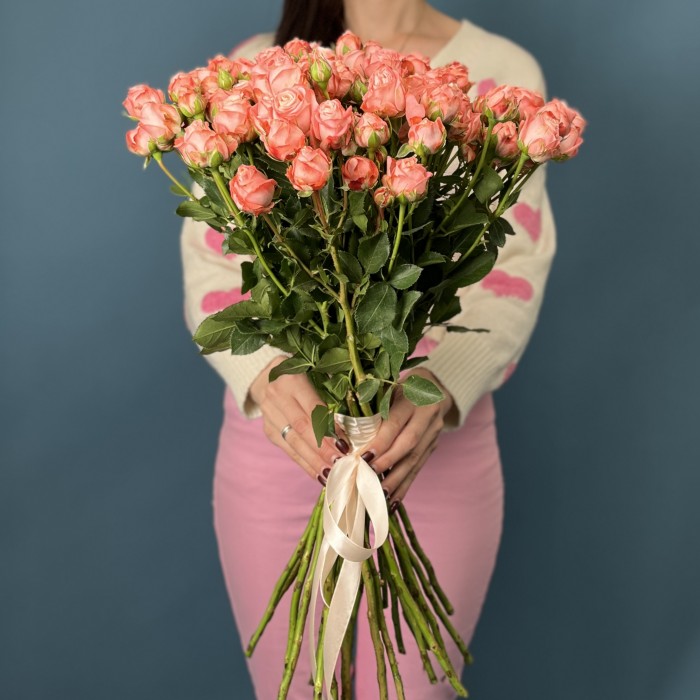 25 кустовых пионовидных роз Амэйзинг Мэджик 60 см