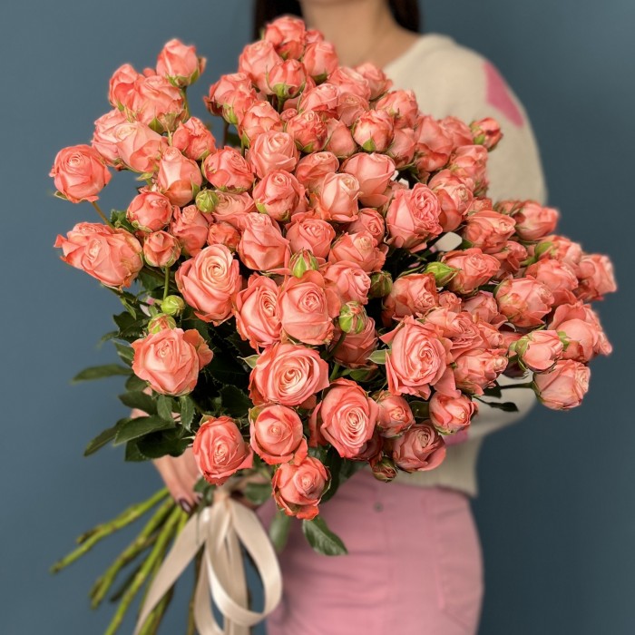 25 кустовых пионовидных роз Амэйзинг Мэджик 60 см