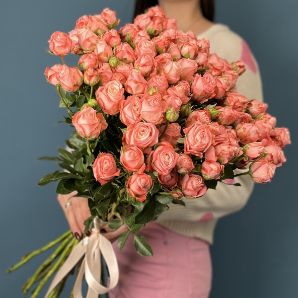 25 кустовых пионовидных роз Амэйзинг Мэджик 60 см