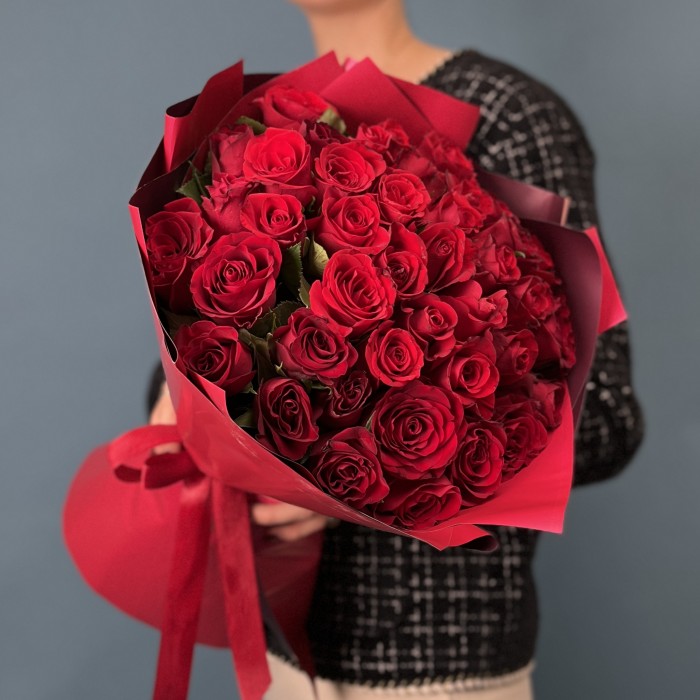 41 красная роза на Рубиновую свадьбу