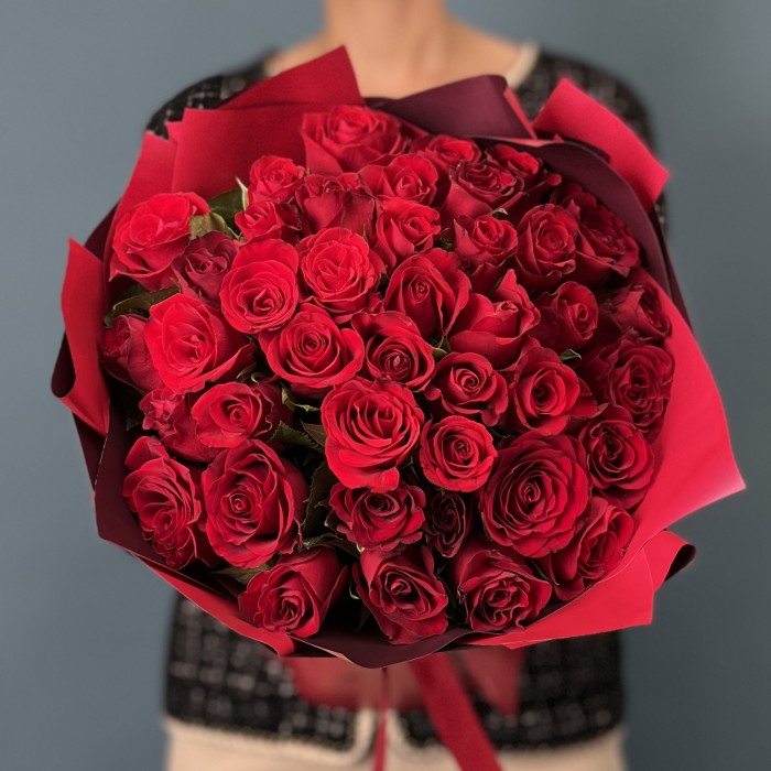 41 красная роза на Рубиновую свадьбу