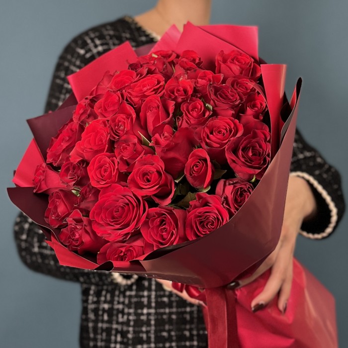 41 красная роза на Рубиновую свадьбу