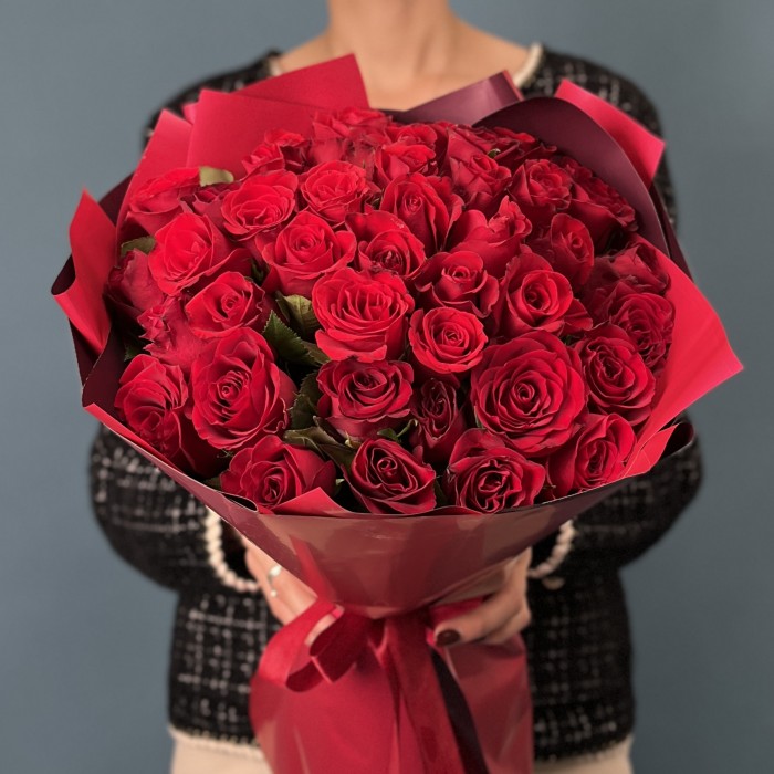41 красная роза на Рубиновую свадьбу