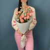 5 кустовых пионовидных роз Амэйзинг Мэджик 50 см с эвкалиптом