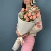 5 кустовых пионовидных роз Амэйзинг Мэджик 50 см с эвкалиптом