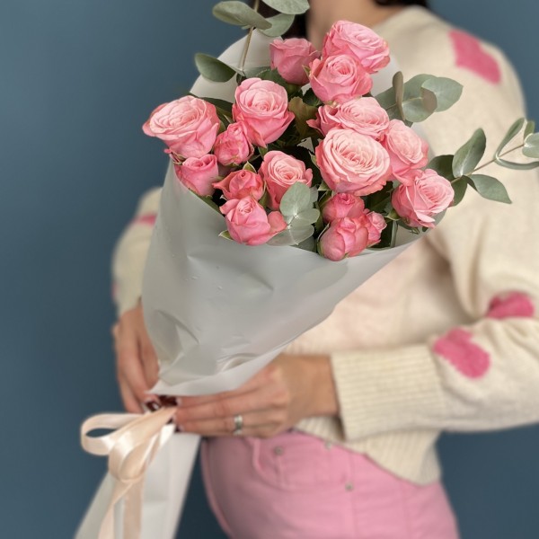 5 розовых кустовых роз Бердс Нест 50 см