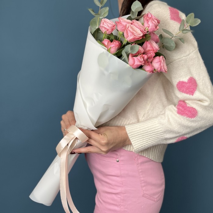 5 розовых кустовых роз Бердс Нест 50 см