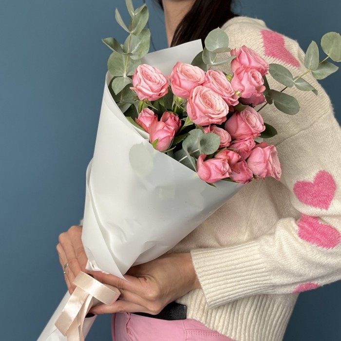 5 розовых кустовых роз Бердс Нест 50 см