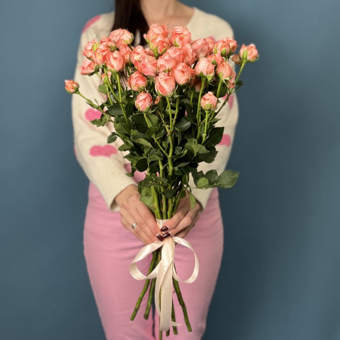 9 кустовых пионовидных роз Амэйзинг Мэджик 50 см