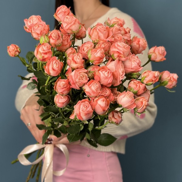 9 кустовых пионовидных роз Амэйзинг Мэджик 50 см