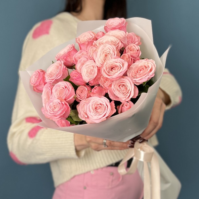 9 розовых кустовых роз Бердс Нест 50 см