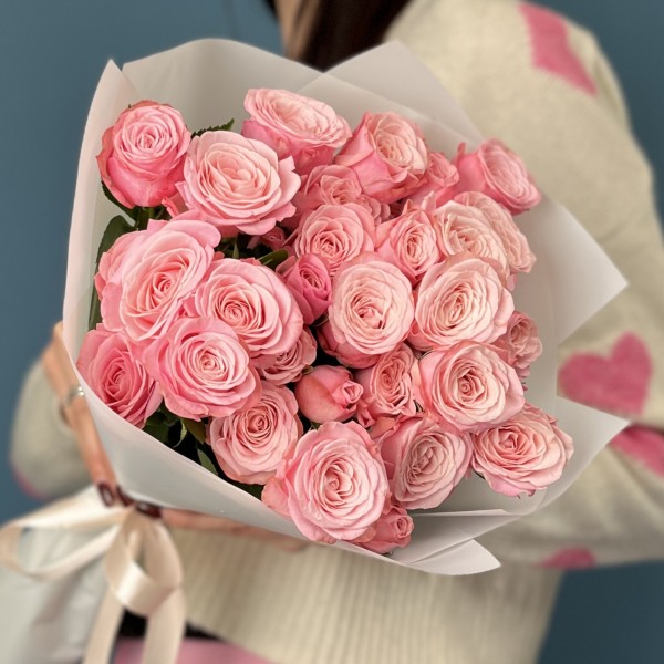 9 розовых кустовых роз Бердс Нест 50 см