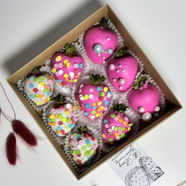 Клубника в шоколаде с днем рождения 9 ягод