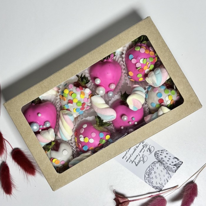 Клубника в шоколаде с фруктовым маршмеллоу 8 ягод