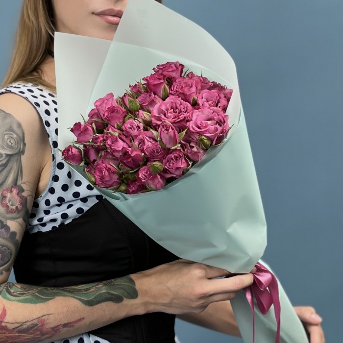 11 кустовых пионовидных роз Пурпл Куин 50 см