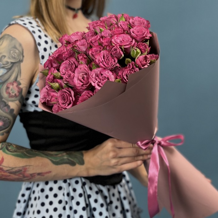 15 кустовых фиолетовых роз Пурпл Куин 50 см