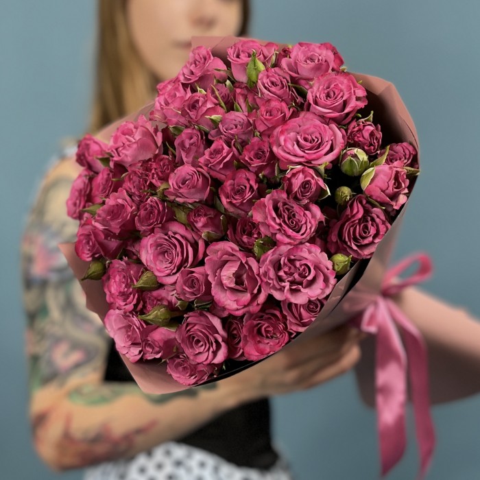 15 кустовых фиолетовых роз Пурпл Куин 50 см