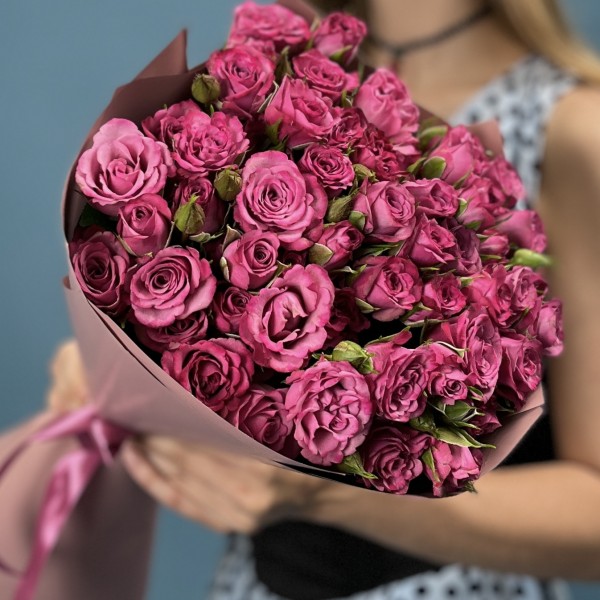 15 кустовых фиолетовых роз Пурпл Куин 50 см