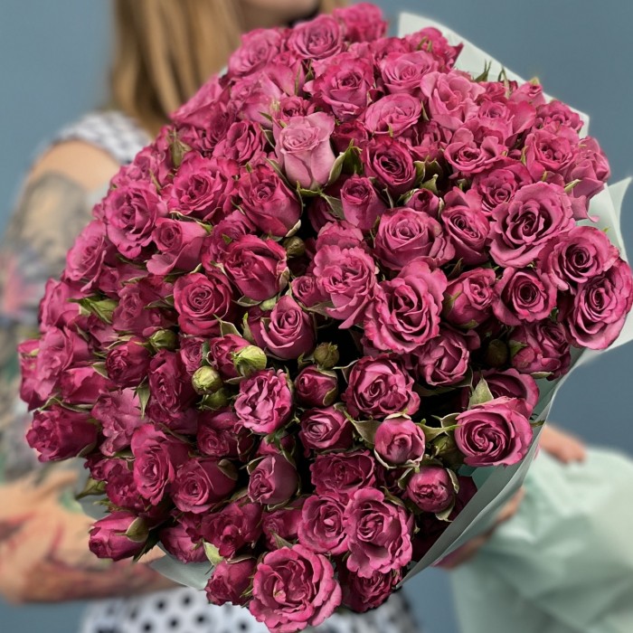 25 кустовых фиолетовых роз Пурпл Куин 50 см