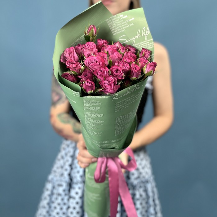 7 кустовых пионовидных роз Пурпл Куин 40 см