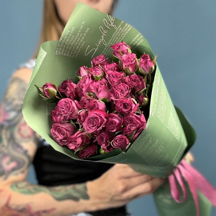 7 кустовых пионовидных роз Пурпл Куин 40 см