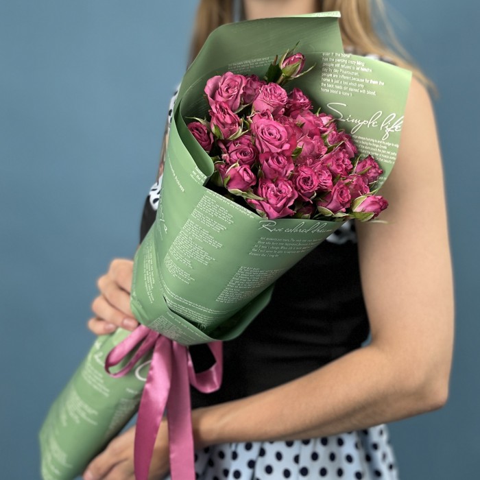 7 кустовых пионовидных роз Пурпл Куин 40 см