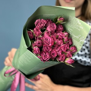 7 кустовых пионовидных роз Пурпл Куин 40 см