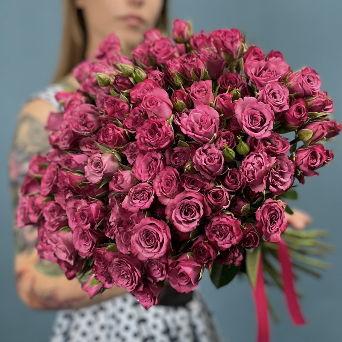 Кустовая пионовидная роза Пурпл Куин высотой 40 см