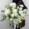 Букет дня в коробке с розами Украшение