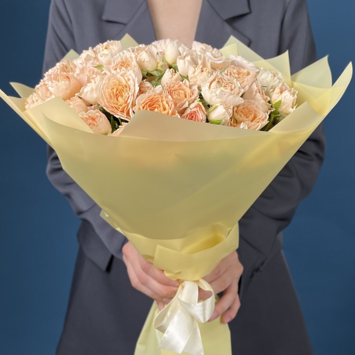 25 кустовых пионовидных роз Минеола 50 см