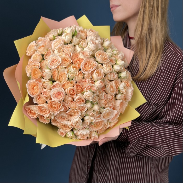 51 кустовая пионовидная роза Минеола 40 см