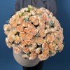 51 кустовая пионовидная роза Минеола в коробке